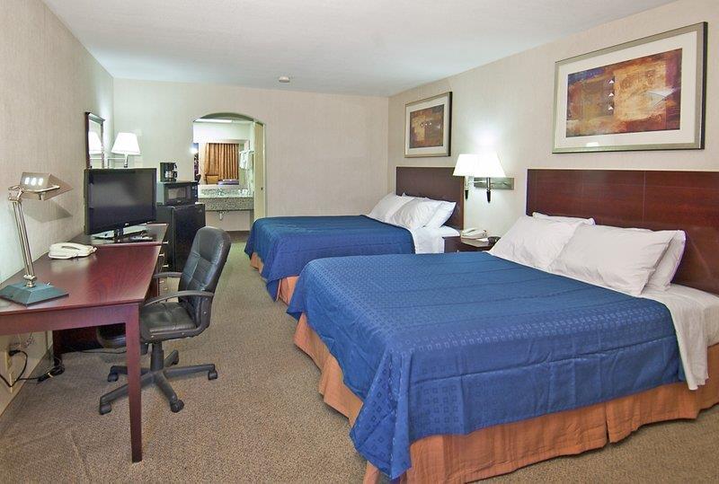 Quality Inn Carthage Room photo