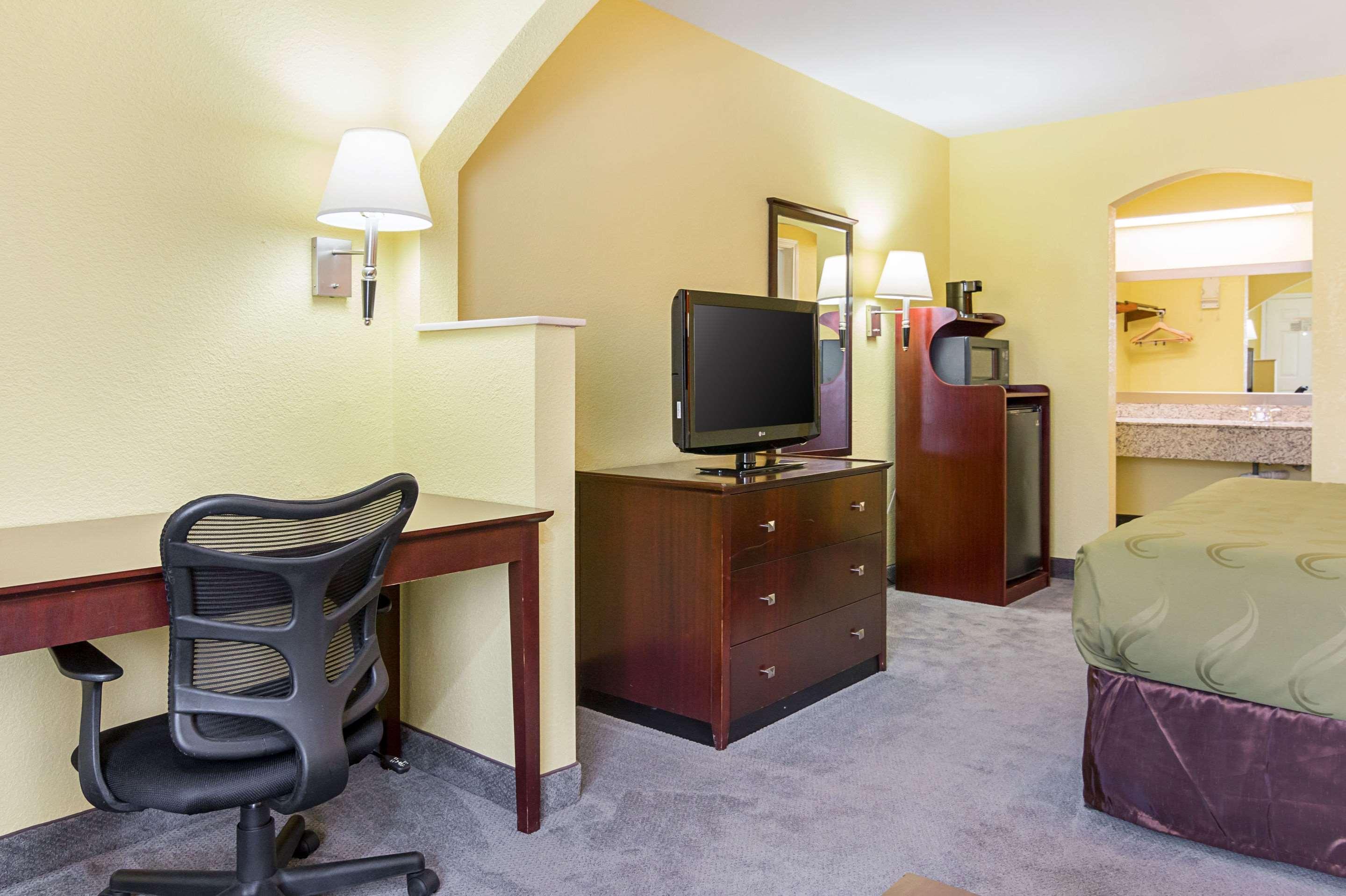 Quality Inn Carthage Exterior photo