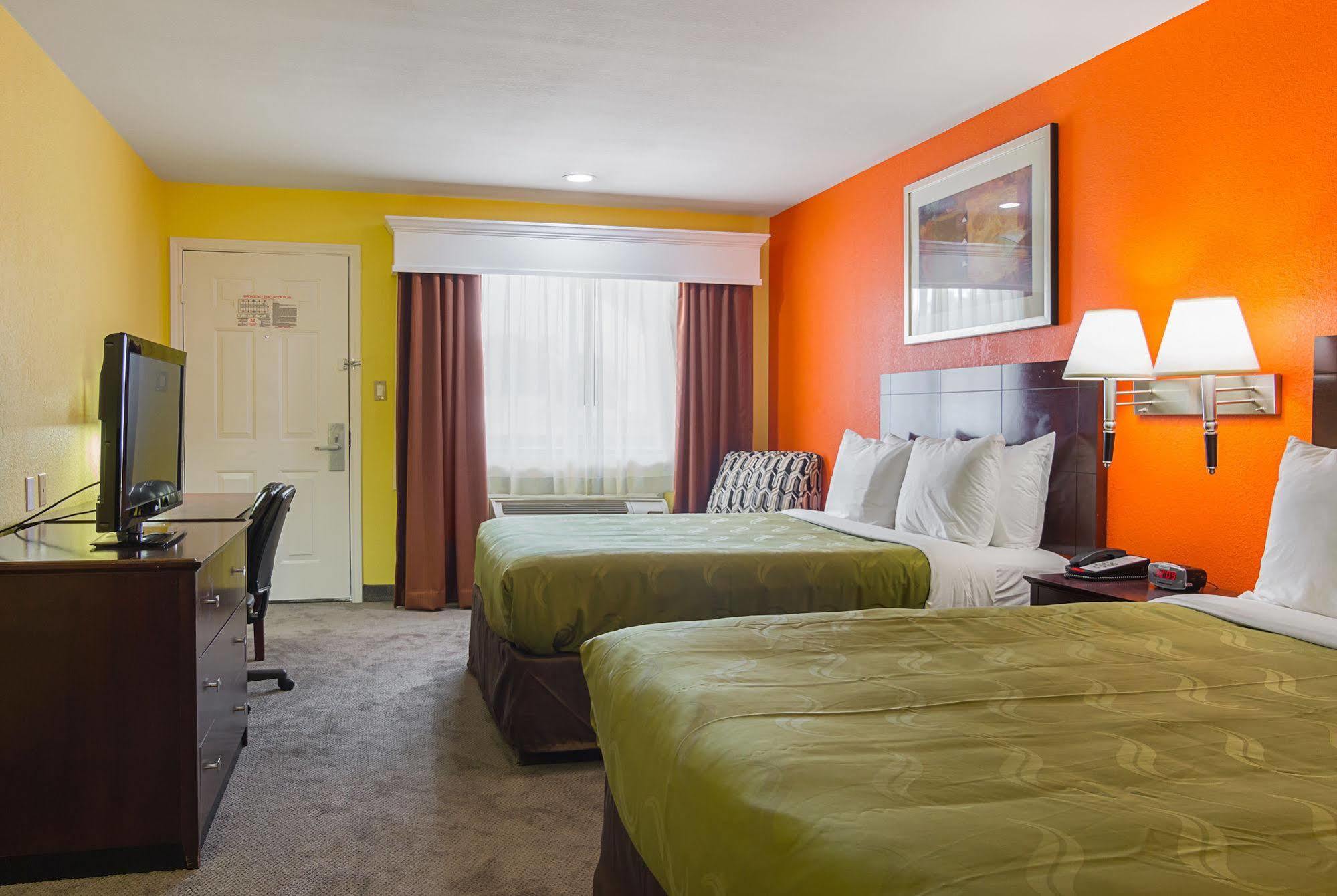 Quality Inn Carthage Exterior photo